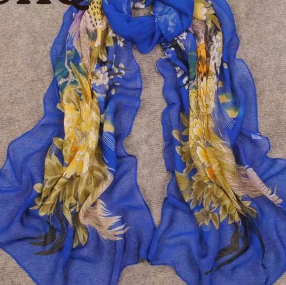 Accessories - ❤💋🆕️SCARF...Blue chiffon long print